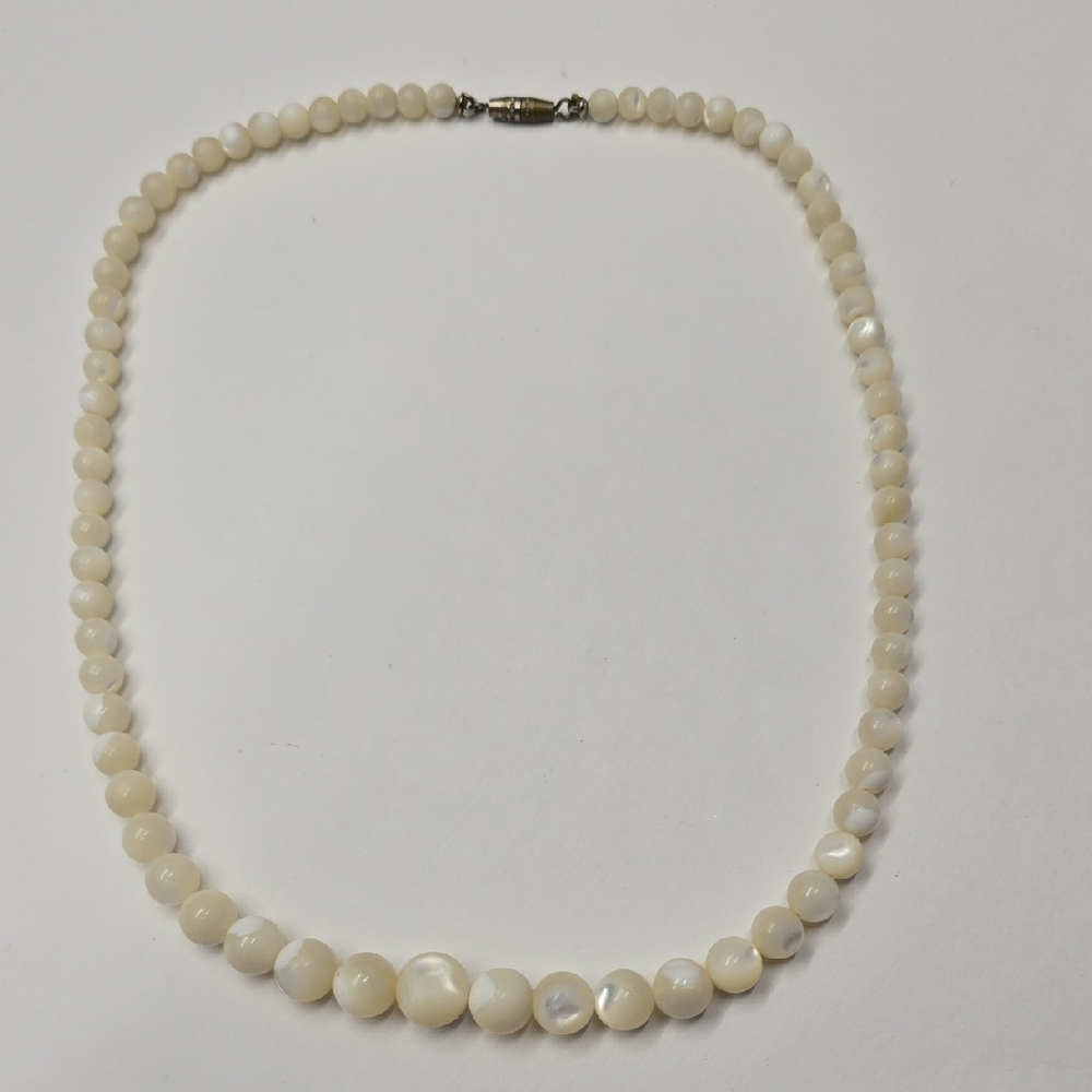 Graduated Mother Of Pearl Beaded Necklace